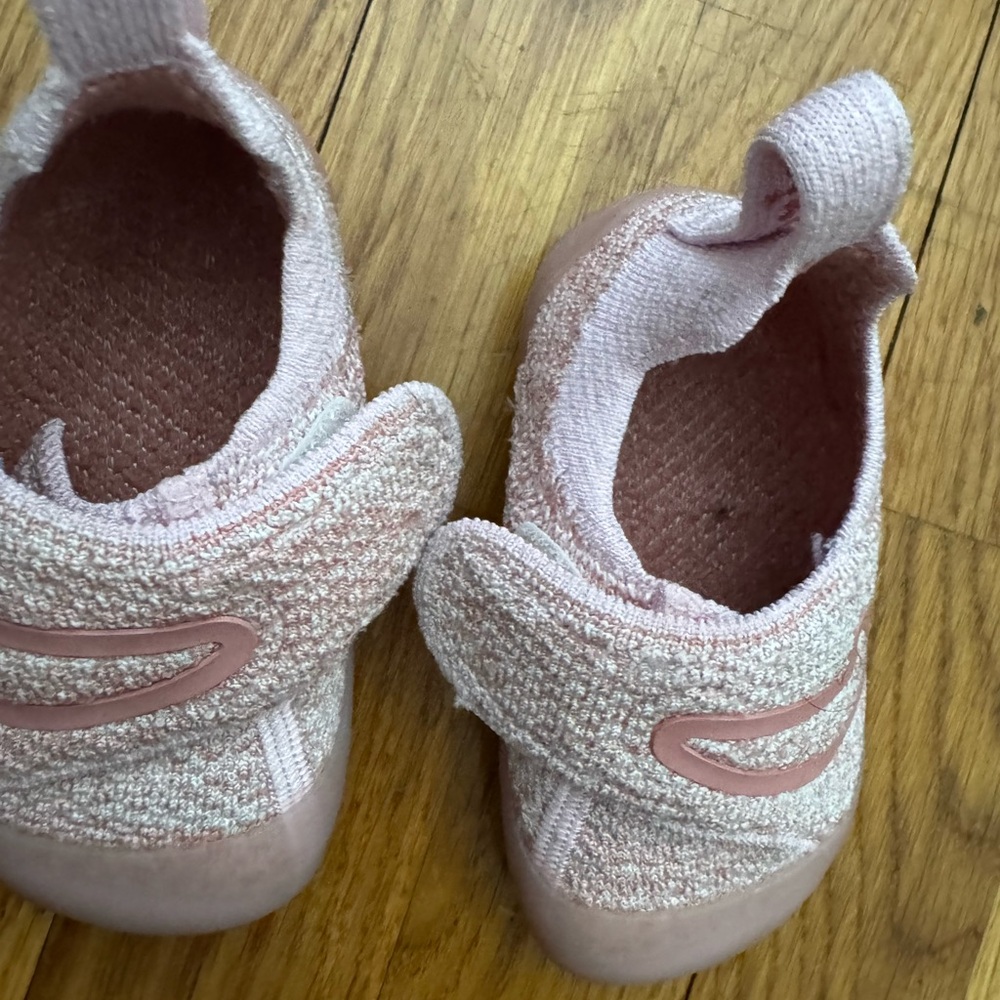 Nike Pink Slippers with Cushioned Comfort